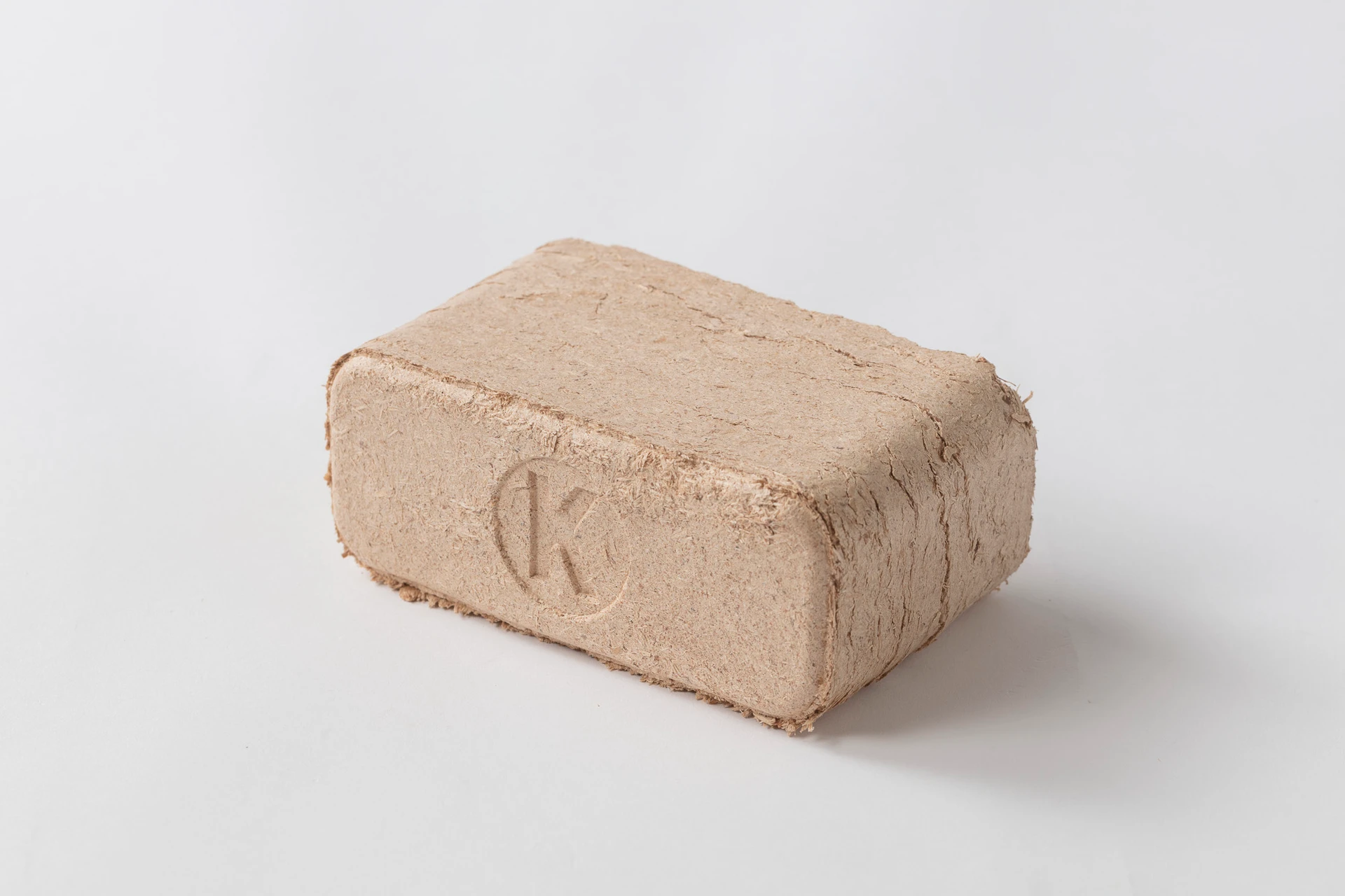 björkbriketter - Onlydry Vedfabrik